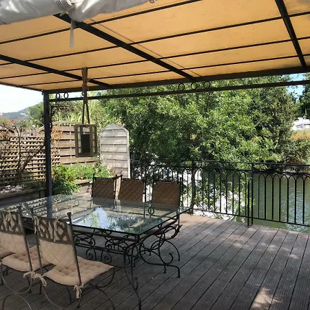 Hébergement de vacances Riverside House With Garden & Pontoon Cogolin